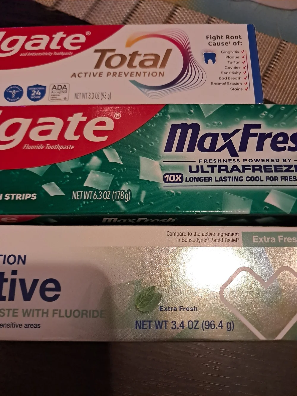 Colgate Total & Colgate Clean Mint Toothpaste Duo - Red, Green, White